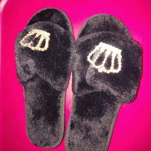 Elegant Black Furry Women's Slippers
